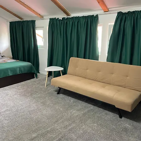 Vila Masco Homestay *